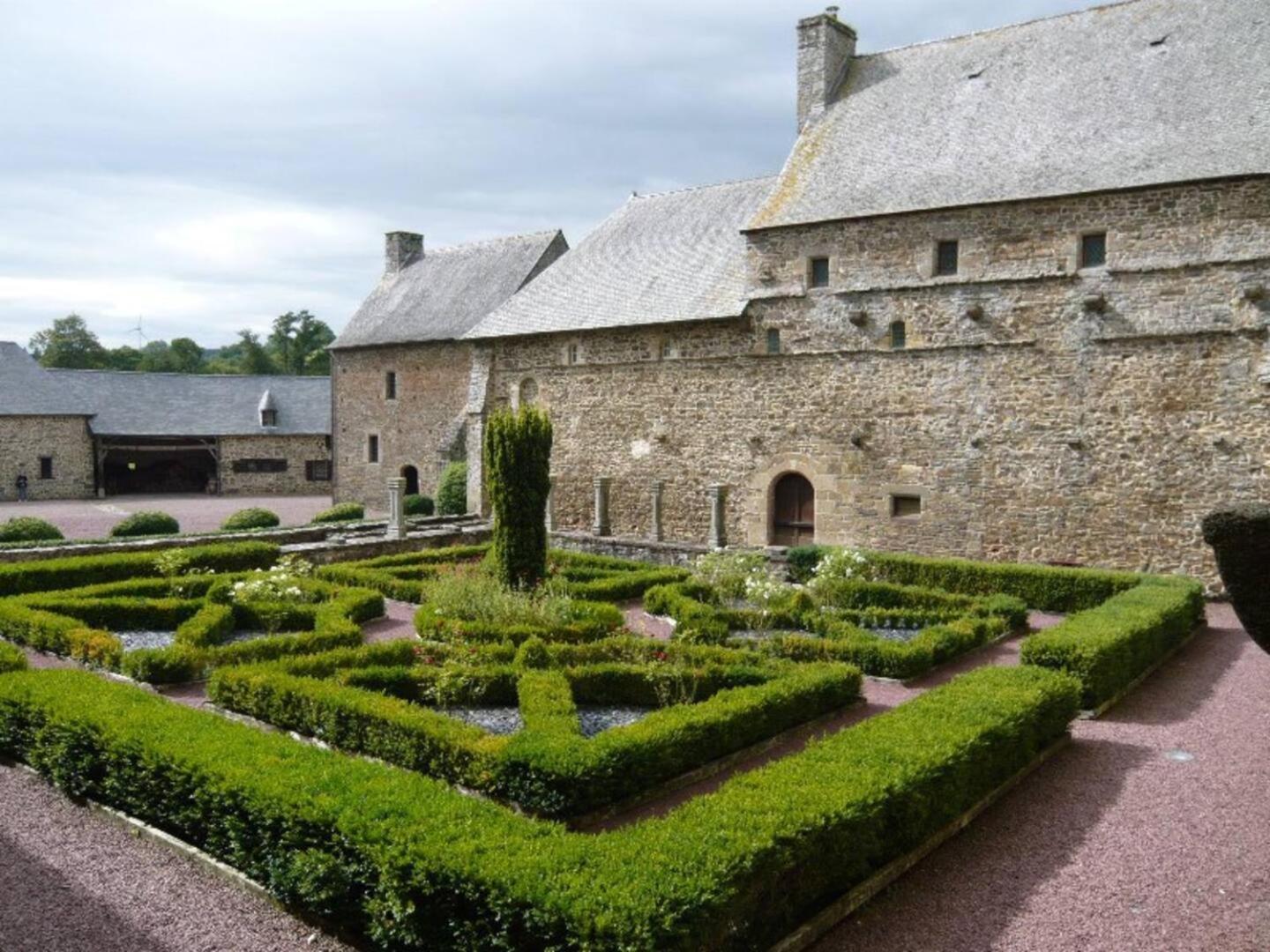 Decouverte D'Un Haras Proche Du Mont St Michel Hambye Eksteriør billede